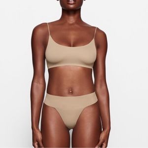 Skims naked scoop bralette